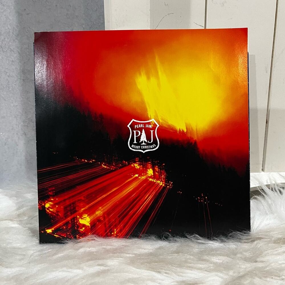 Pearl Jam Limited Edition Christmas 7” Vinyl Record Don’t Believe In Christmas